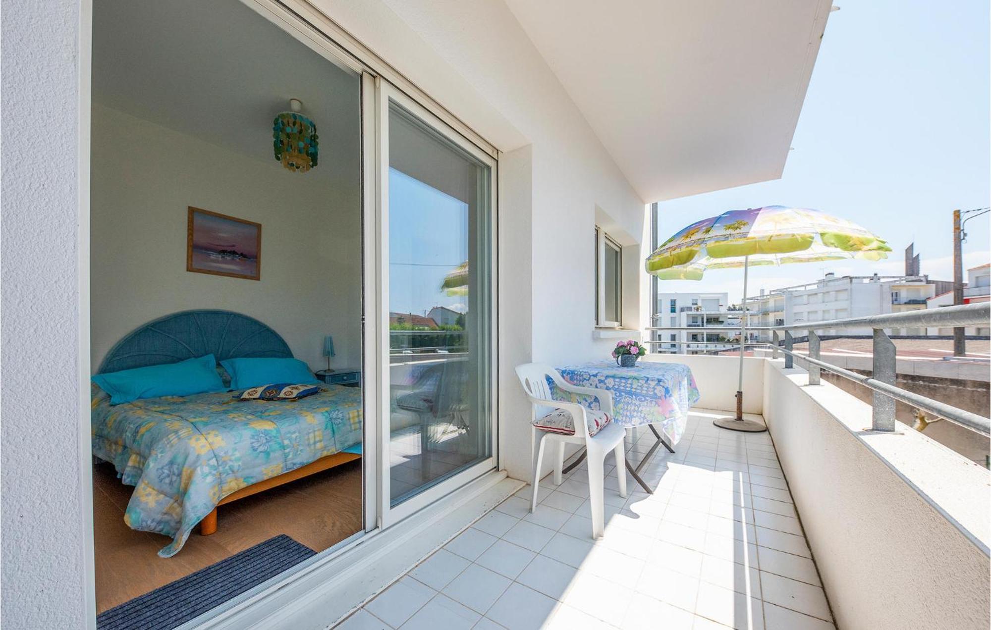 Gorgeous Apartment In Royan With Kitchen Екстер'єр фото