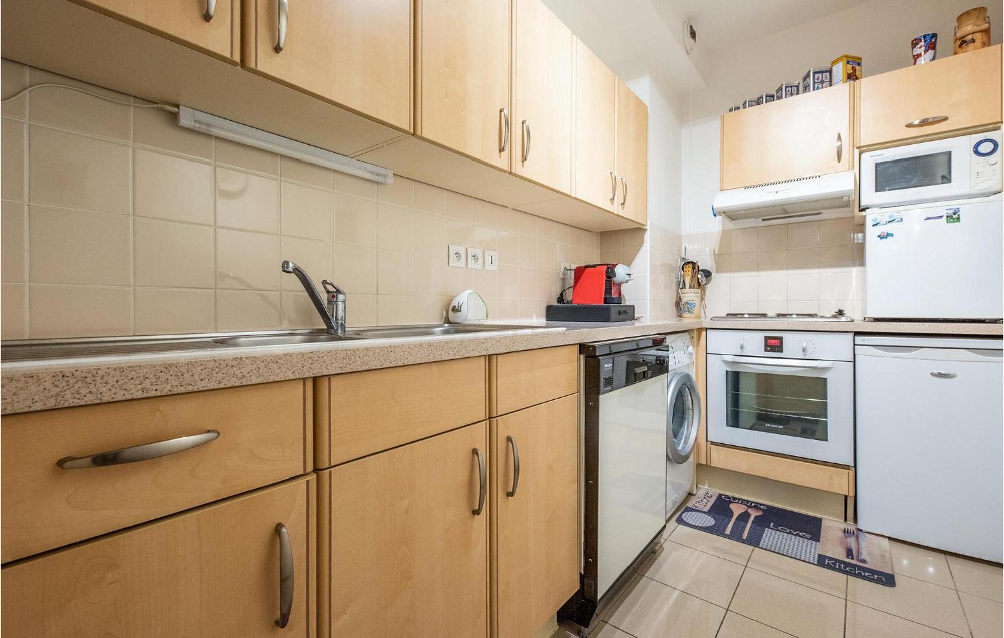 Gorgeous Apartment In Royan With Kitchen Екстер'єр фото