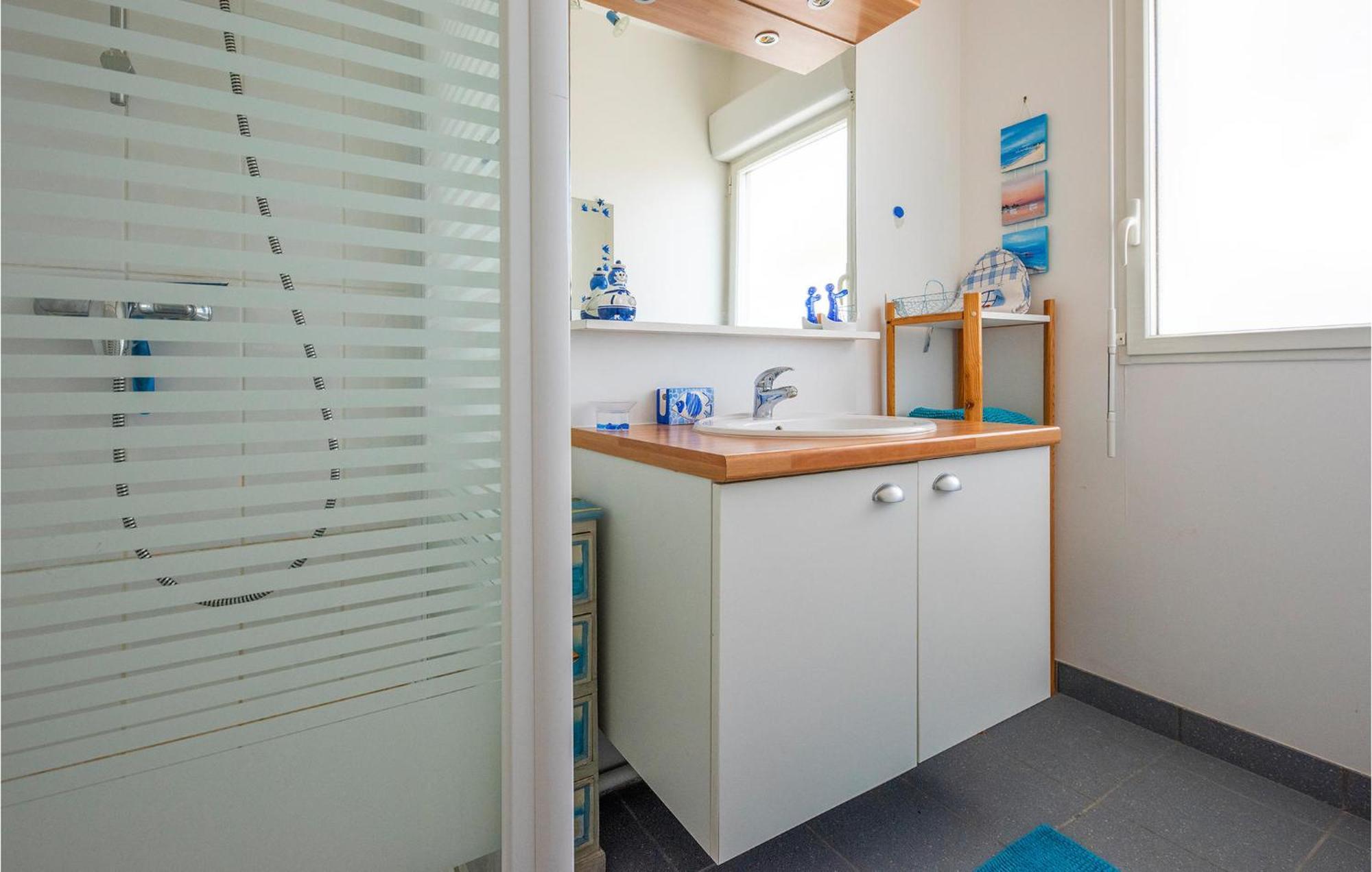 Gorgeous Apartment In Royan With Kitchen Екстер'єр фото