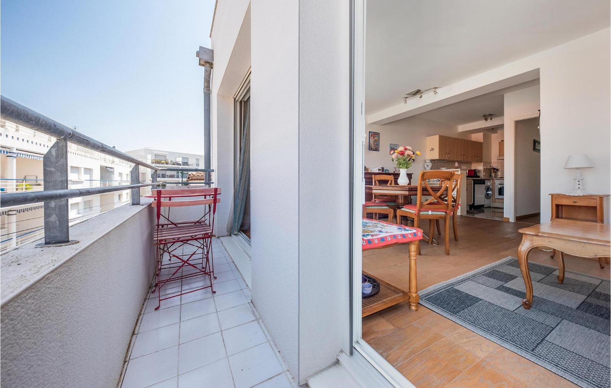 Gorgeous Apartment In Royan With Kitchen Екстер'єр фото